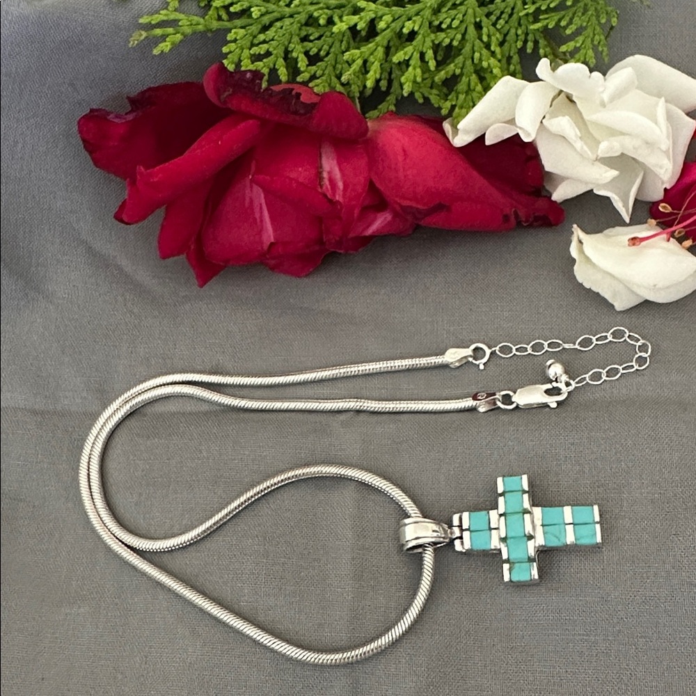 Vintage sterling Silver 925  and Turquoise Thai Cross Pendant Necklace